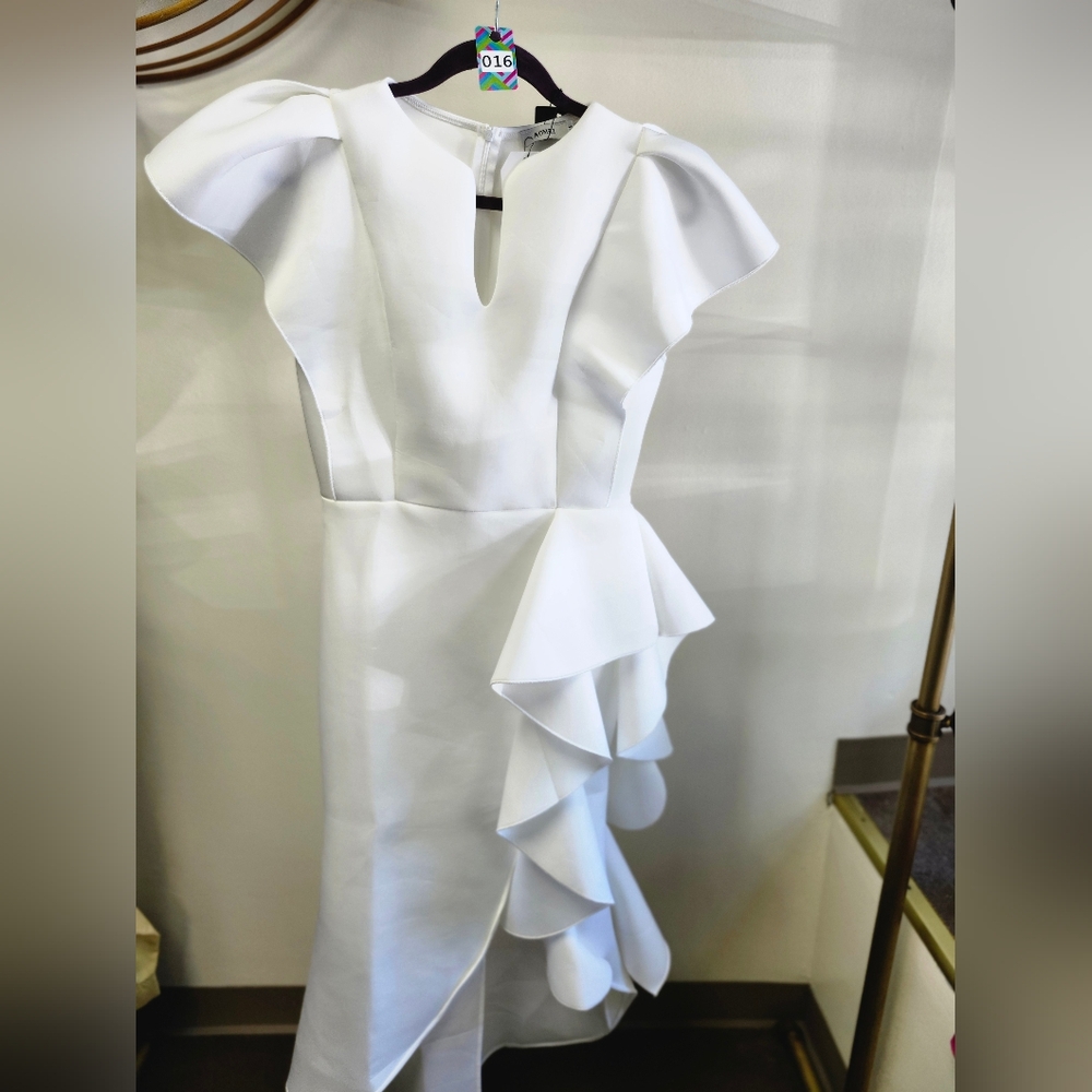 White AOMEI Ruffel Dress